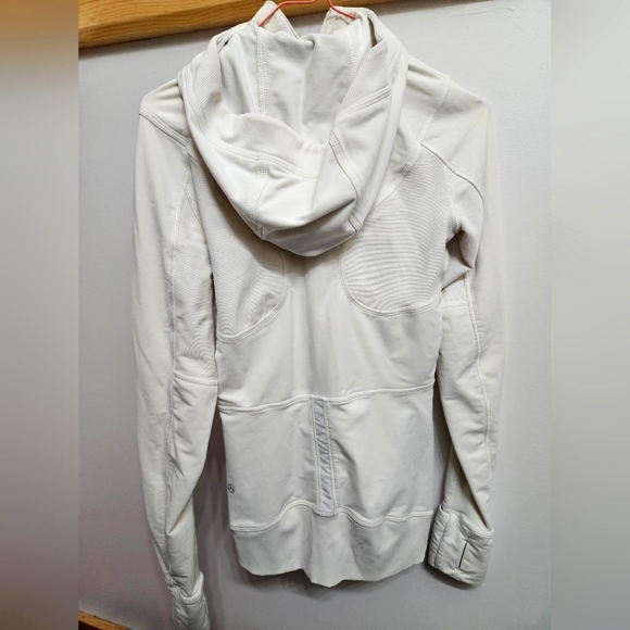 Lululemon Pull Over - Picture 4 of 7